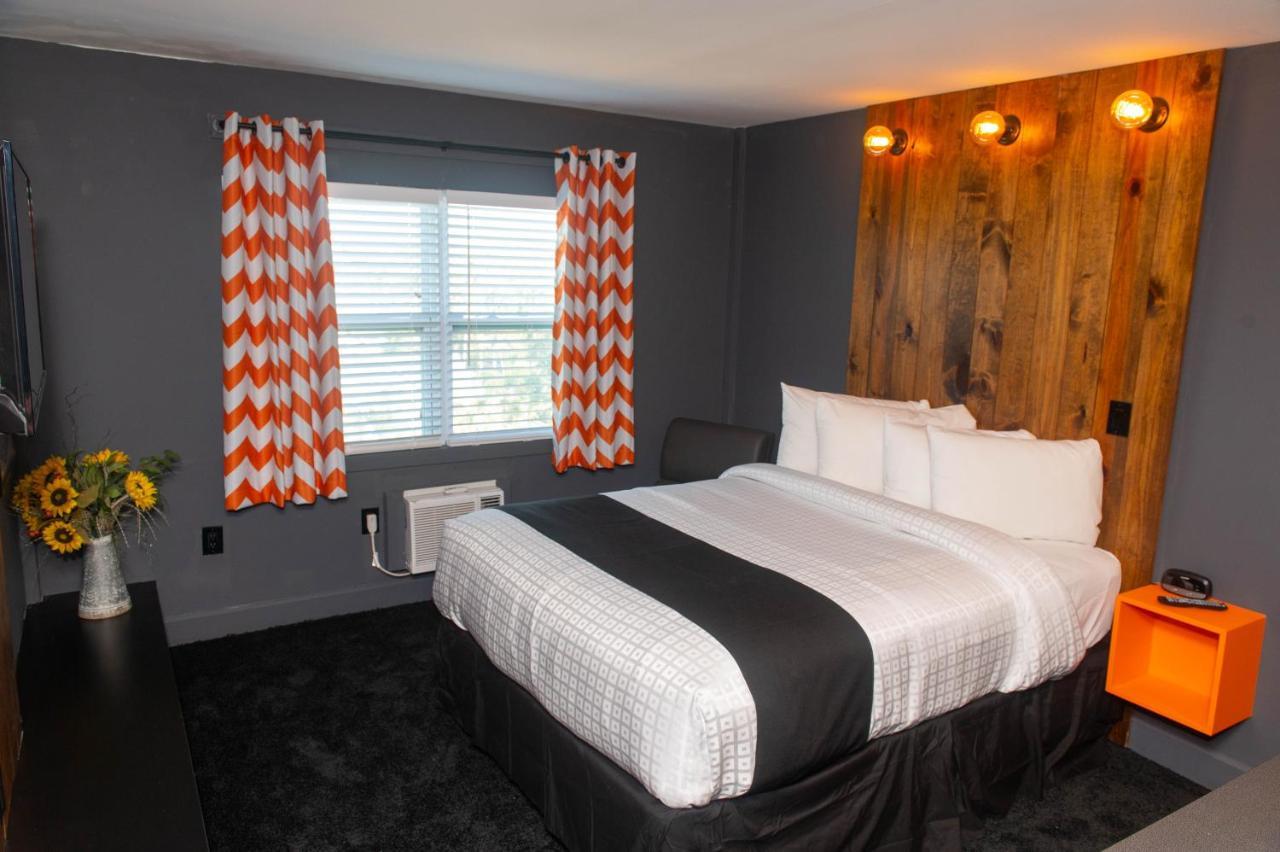 Uptown Hotel St Pete เซนต์ปีเตอร์สเบิร์ก ภายนอก รูปภาพ