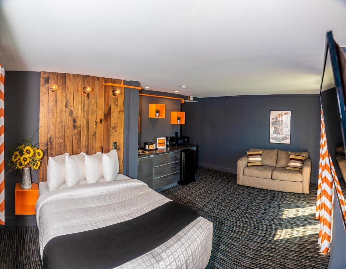 Uptown Hotel St Pete เซนต์ปีเตอร์สเบิร์ก ภายนอก รูปภาพ
